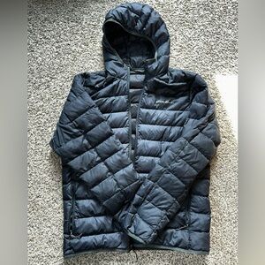 Eddie Bauer Men’s Navy Hooded Quilted Puffer Jacket